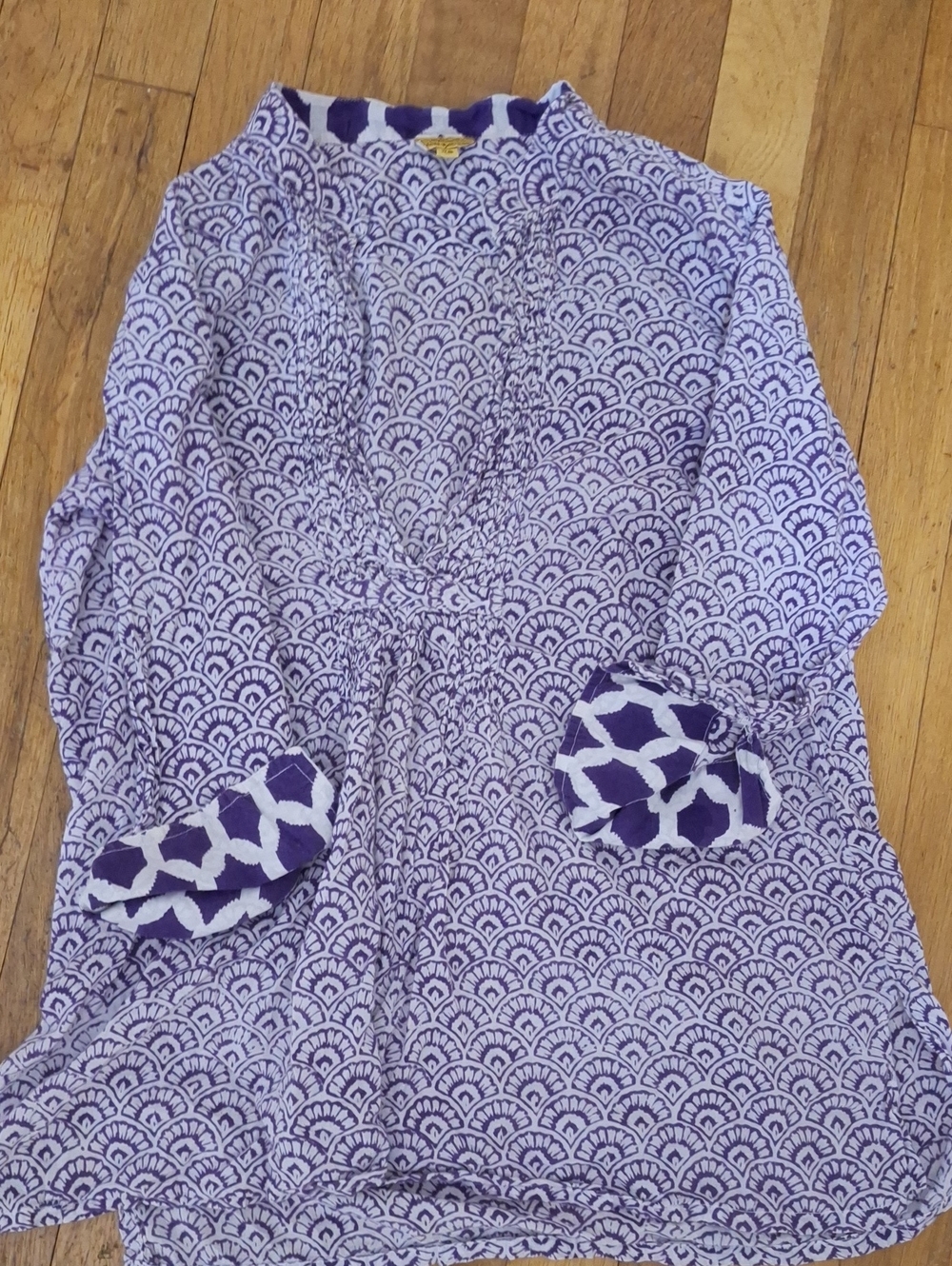 Roberta Roller rabbit xs top  v neck 3/4 sleeves
